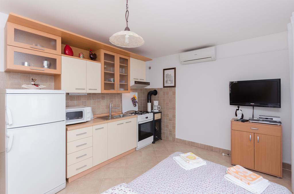 Apartment Zorka Medveja Exterior photo